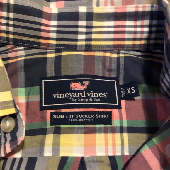 SOLD Men’s Vineyard Vines Slim Fit Tucker shirt - Picture 5 of 5